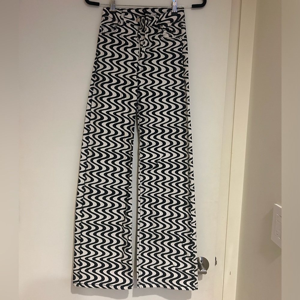 H&M Black and white squiggly jeans